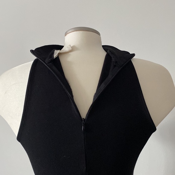 H&M High Neck Sleeveless Top 🖤 - Picture 5 of 6